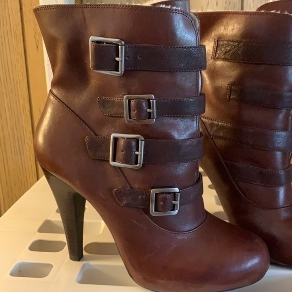 Gianni Bini Shoes, Boot Heels